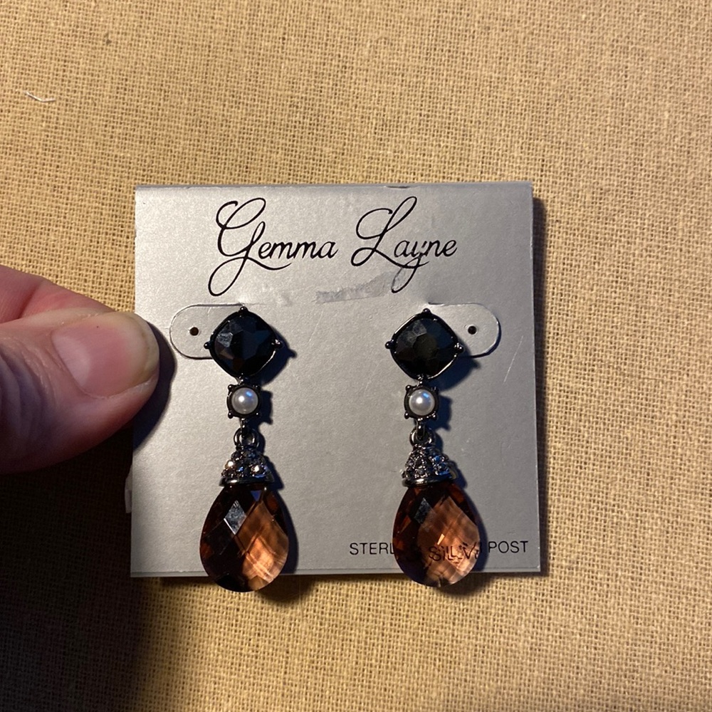 NWT Gemma Layne drop earrings